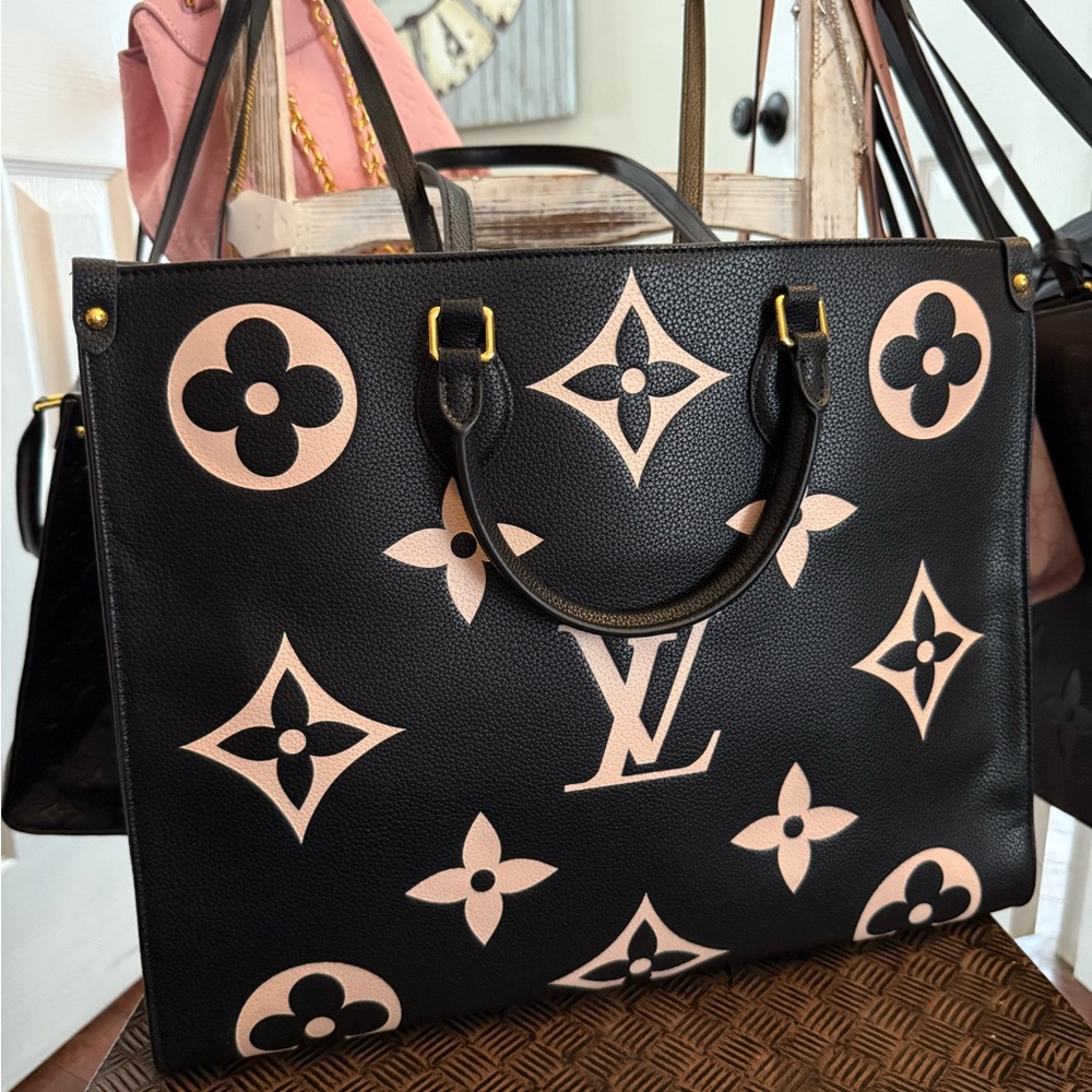LV GM Size bicolor empriente On the Go Tote